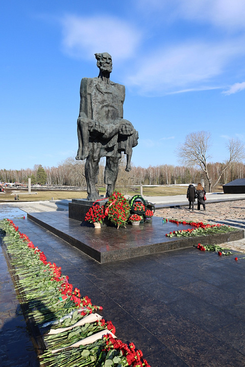 80 лет со дня трагедии в Хатыни 80 лет со дня трагедии в Хатыни